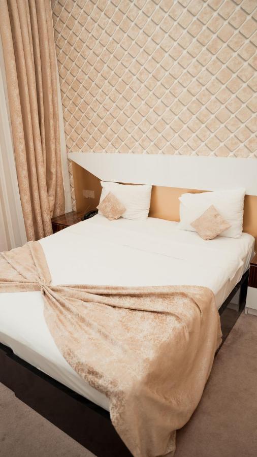 Dionis Baku Hotel Extérieur photo